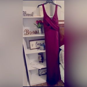 Burgundy gown size: Large Emerald Sundae